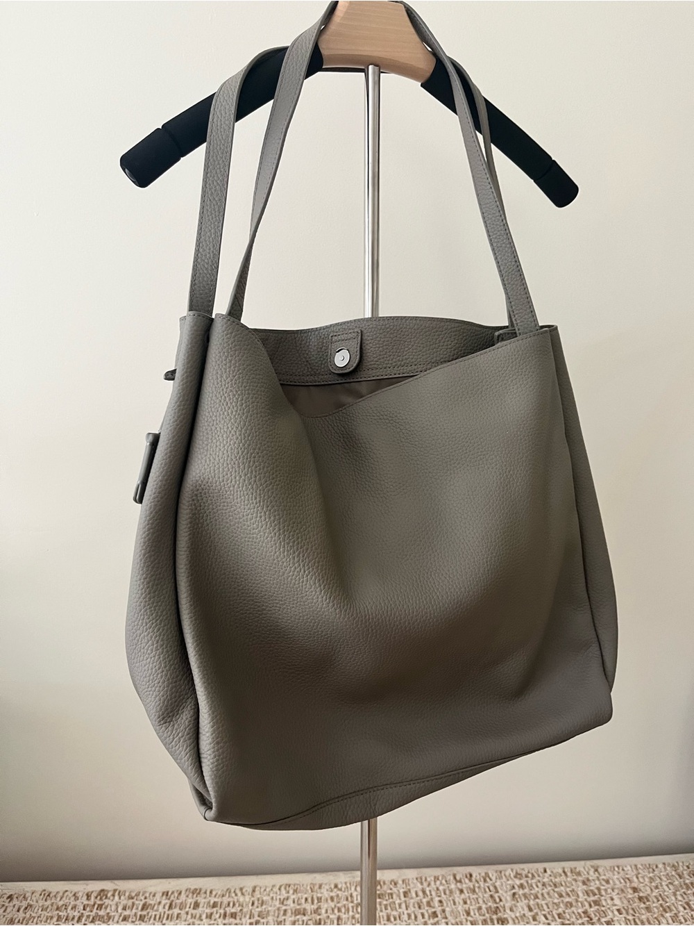 TUMI Jodys Leather Tote Bag – Gray EUC